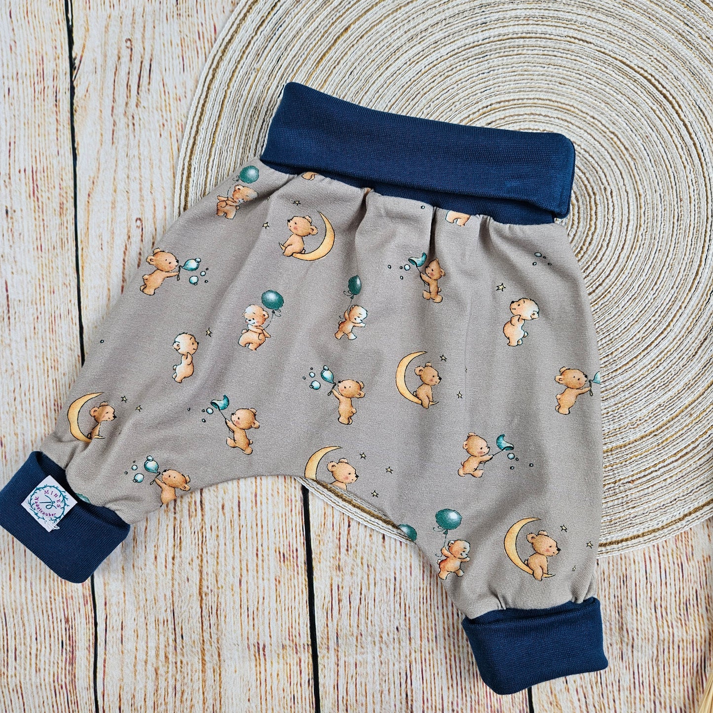 Pumphose mit Bärchen und Luftballons