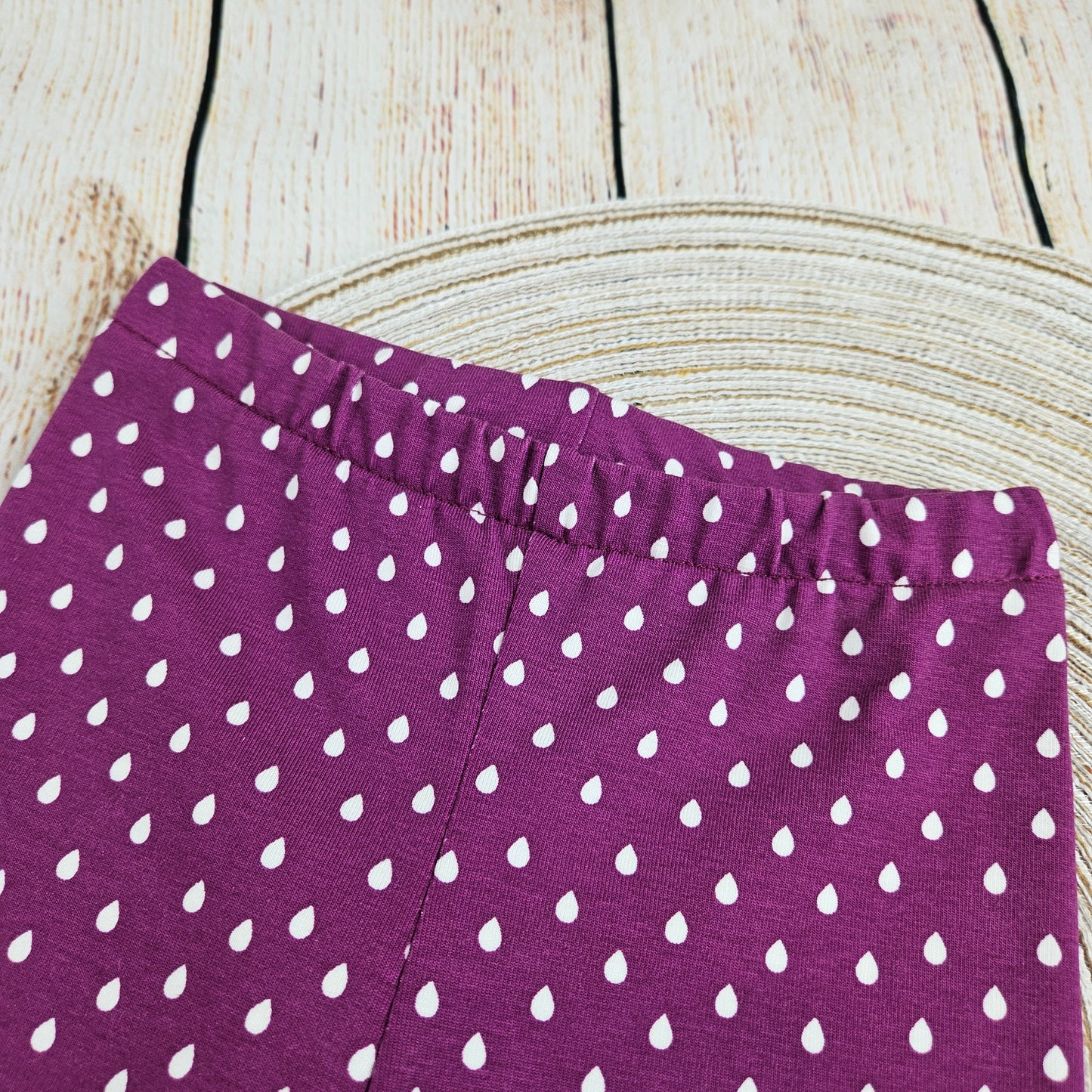 Caprihose/ Radlerhose Tropfen lila