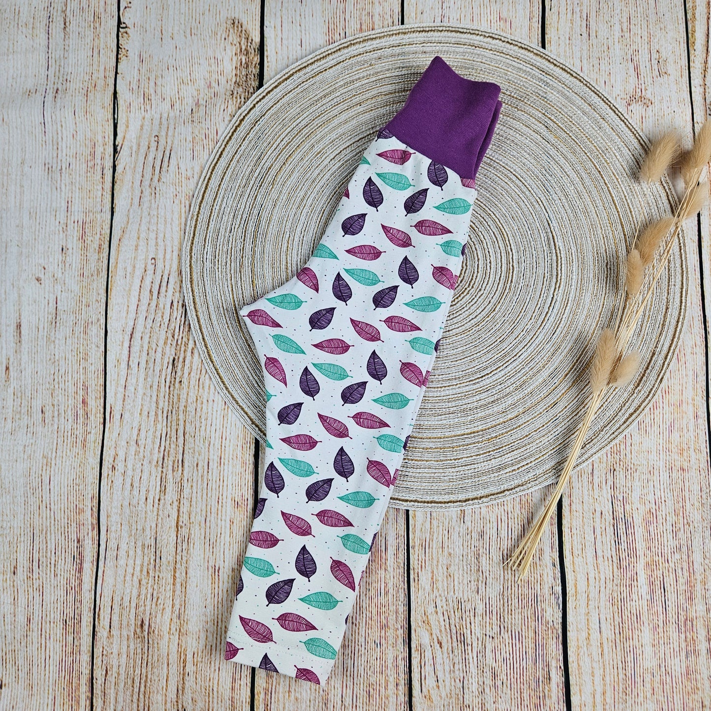 Leggings Blätter türkis/lila mit weichem Bauchbund