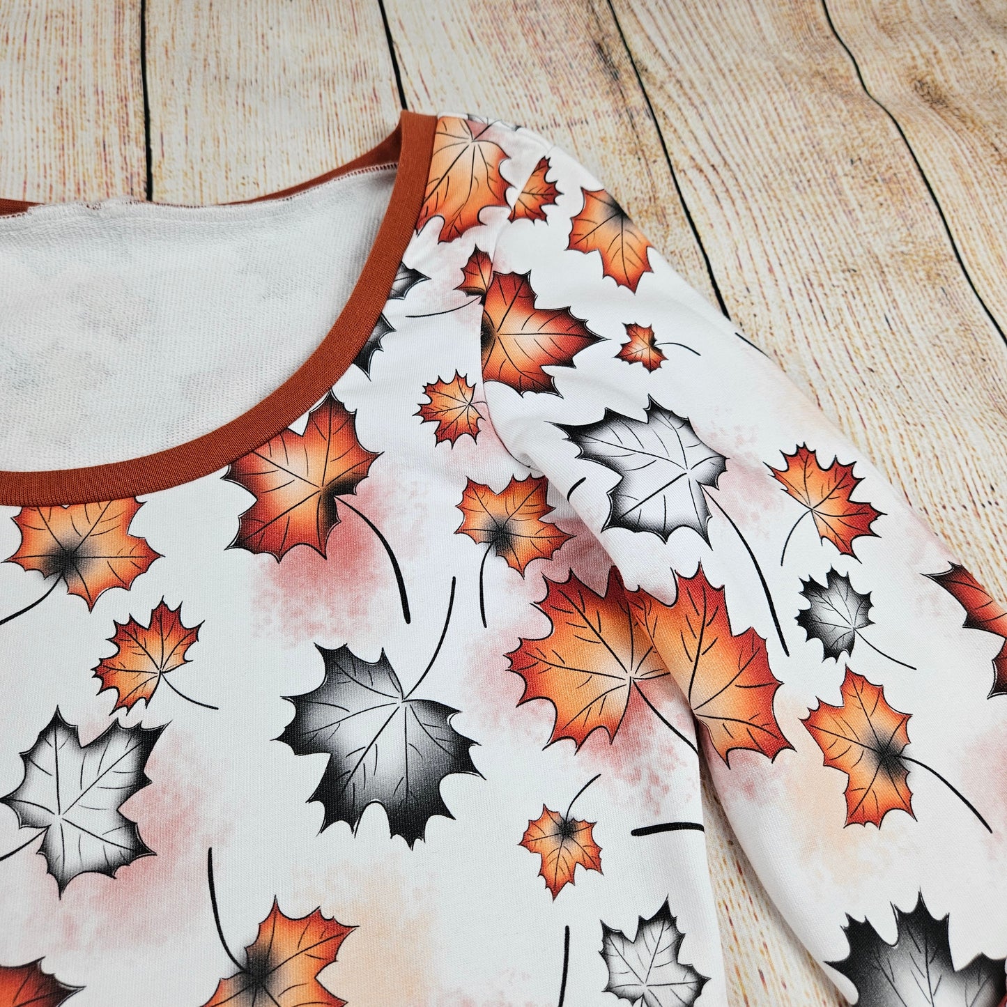 Damen Basicshirt Herbstblätter