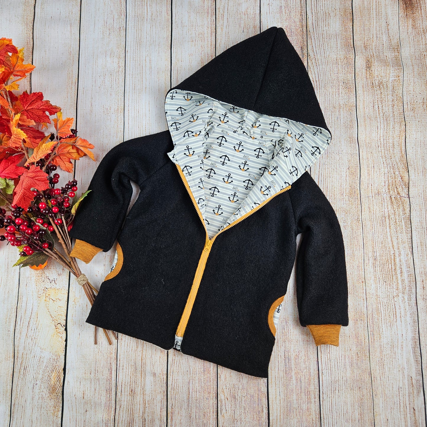 Handgefertigte Walkjacke für Kinder – Wunschdesign, mitwachsend & aus 100 % Schurwolle