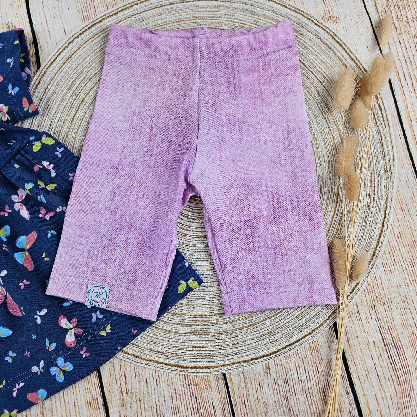 Sommerset Knopftunika mit bunten Schmetterlingen und farblich abgestimmter Caprihose/Radlerhose