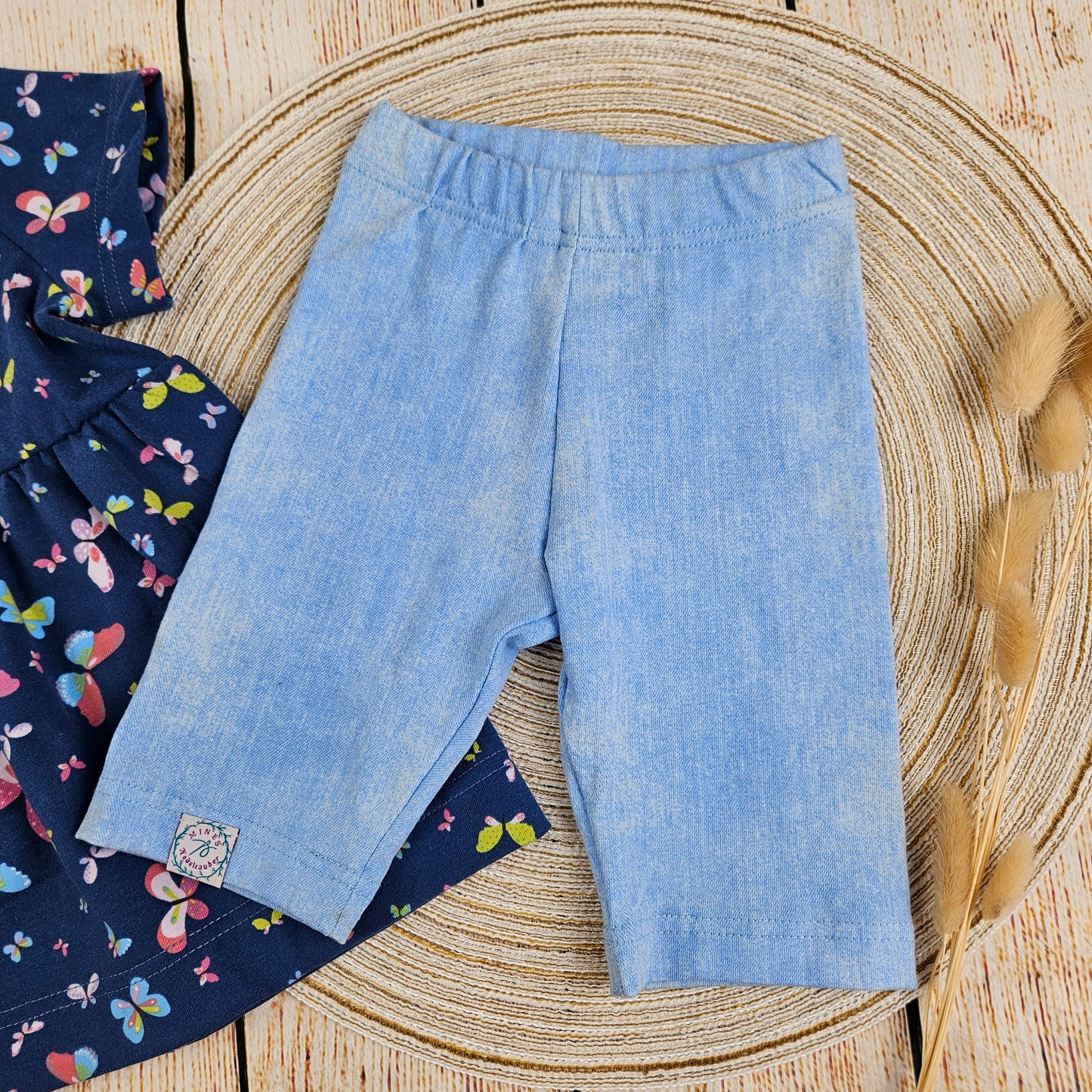 Sommerset Knopftunika mit bunten Schmetterlingen und farblich abgestimmter Caprihose/Radlerhose