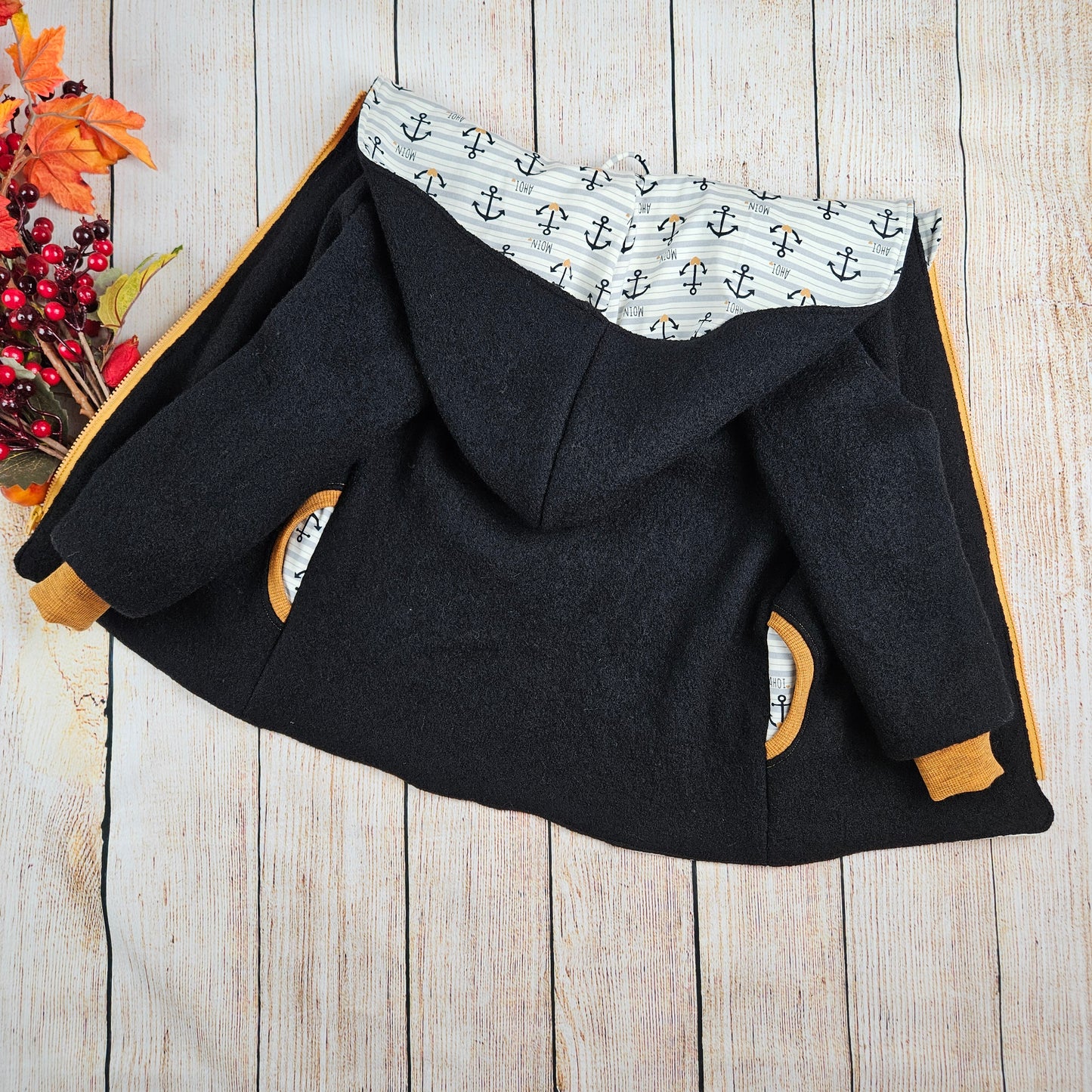 Handgefertigte Walkjacke für Kinder – Wunschdesign, mitwachsend & aus 100 % Schurwolle