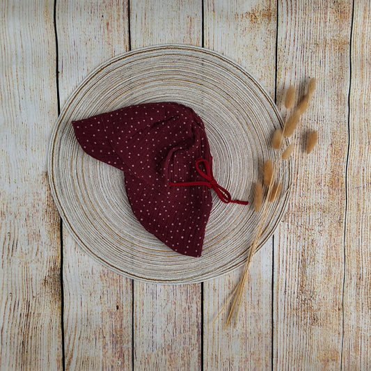 Handmade Sonnenhut aus Musselin mit Schirm und Nackenschutz - XS bis XL - Punkte weinrot